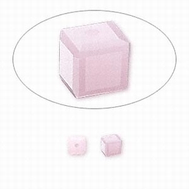 Swarovski kristal, kubuskralen, 4mm, rose alabaster. Verkocht per 4 stuks