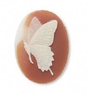 Cabochon, 40x30mm, resin, peach met cremekleurige vlinder. Verkocht per stuk