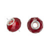 Glazen geslepen kraal, 14x9mm, rood met zilverplated hart 4,5-5mm. Verkocht per stuk