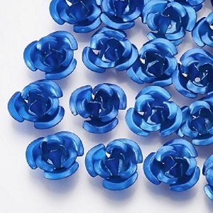 Aluminium kralen, koningsblauwe roosjes, 7x4mm. Per 45 gram = ca. 950 stuks