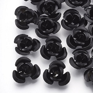 Aluminium kralen, zwarte roosjes, 7x4mm. Per 45 gram = ca. 950 stuks
