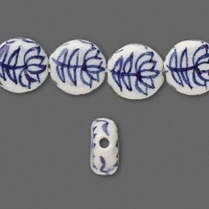 Porcelein, plat ronde kralen, 12x5mm, wit/blauw. Per 19 stuks (restant)