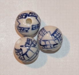 Porcelein, kralen rond 16mm, molentje wit/blauw. Per 16 stuks. Rijglengte ca. 25cm