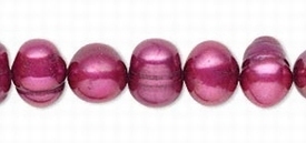 Zoetwaterparels, 'potatoe'-vorm, magenta, parels zijn 8mm