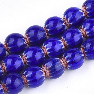Millefiori, ronde kralen 10mm, blauw/rood/wit. Verkocht per streng van ca. 38cm